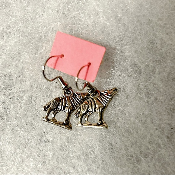 - Ware wolf 🐺 Stunning beautiful NWT hypoallergeniC .925 stainless buster … - Picture 3 of 7